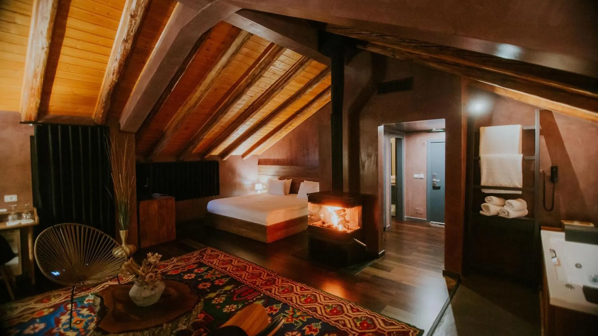 Dim'S Hotel & Restaurant Korce 4*,  Albania