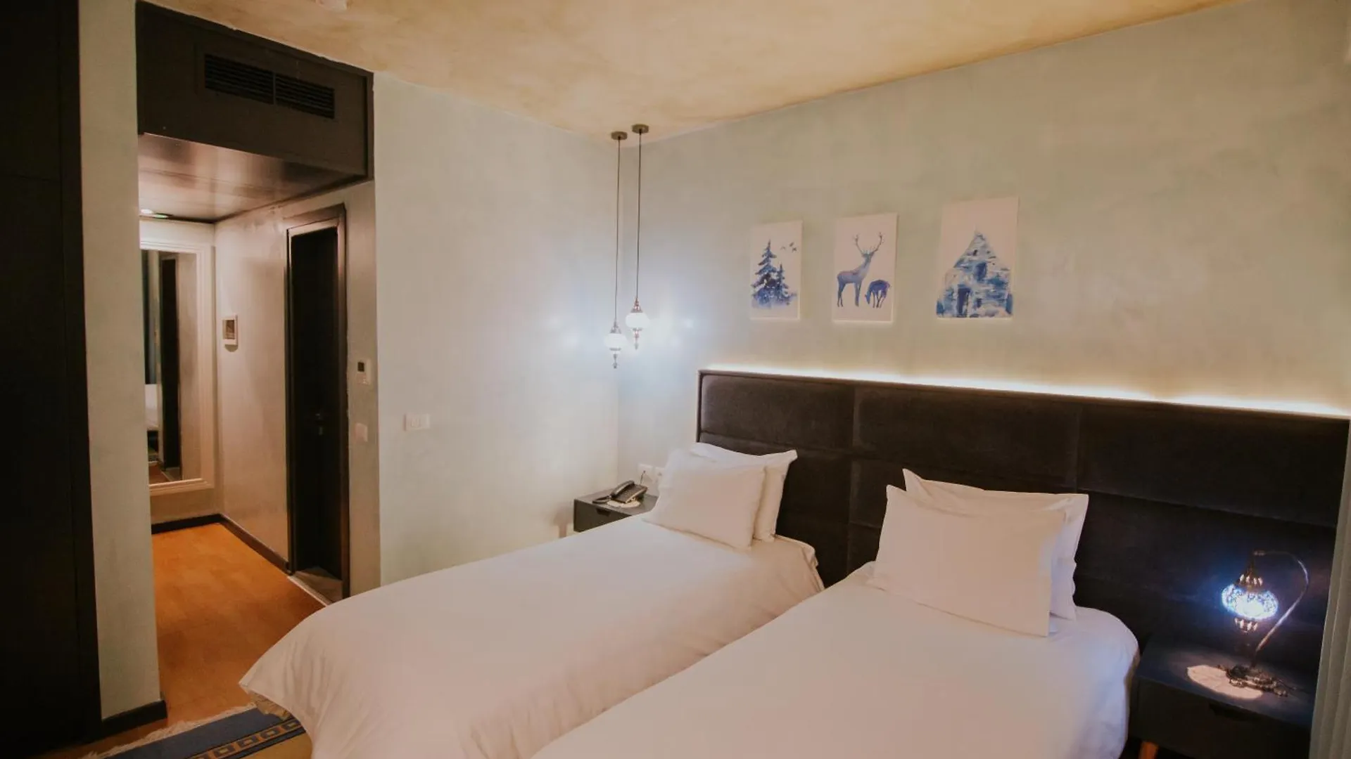 Dim'S Hotel & Restaurant Korce 4*,